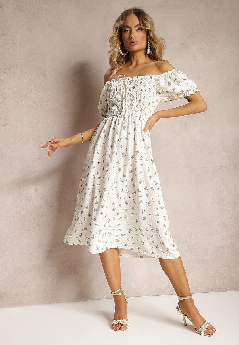 Biało-Zielona Kwiecista Sukienka Hiszpanka z Marszczonym Dekoltem i Falbanką Claperia