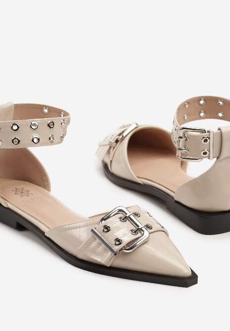 Beżowe Sandały Lakierowane z Ozdobnymi Klamrami Cleia