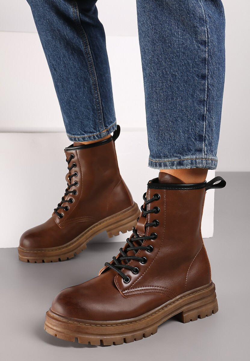 Ciemnobeżowe Botki Workery na Płaskiej Podeszwie ze Sznurowaniem Arstela