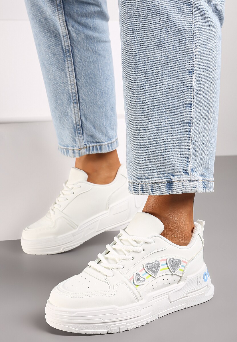 Biało-Czarne Sneakersy z Błyszczącymi Serduszkami Iriene