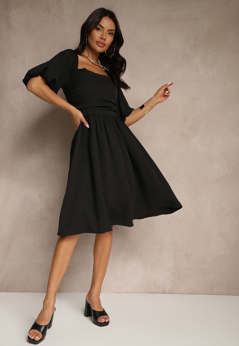 Czarna Rozkloszowana Sukienka z Bufiastymi Rękawami i Kwadratowym Dekoltem Mariwena