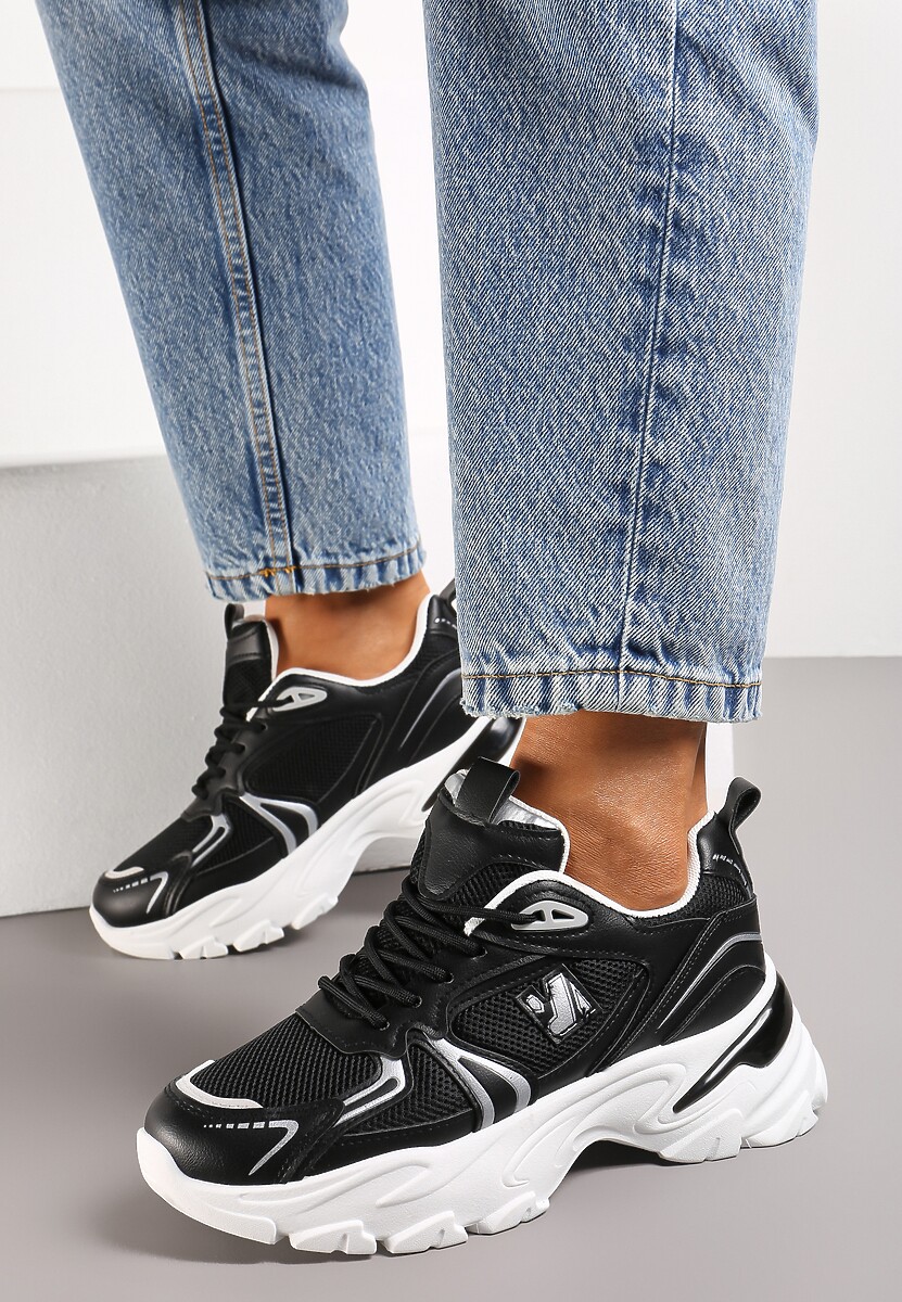 Czarne Sznurowane Sneakersy z Siateczką i Wycięciami Solenare