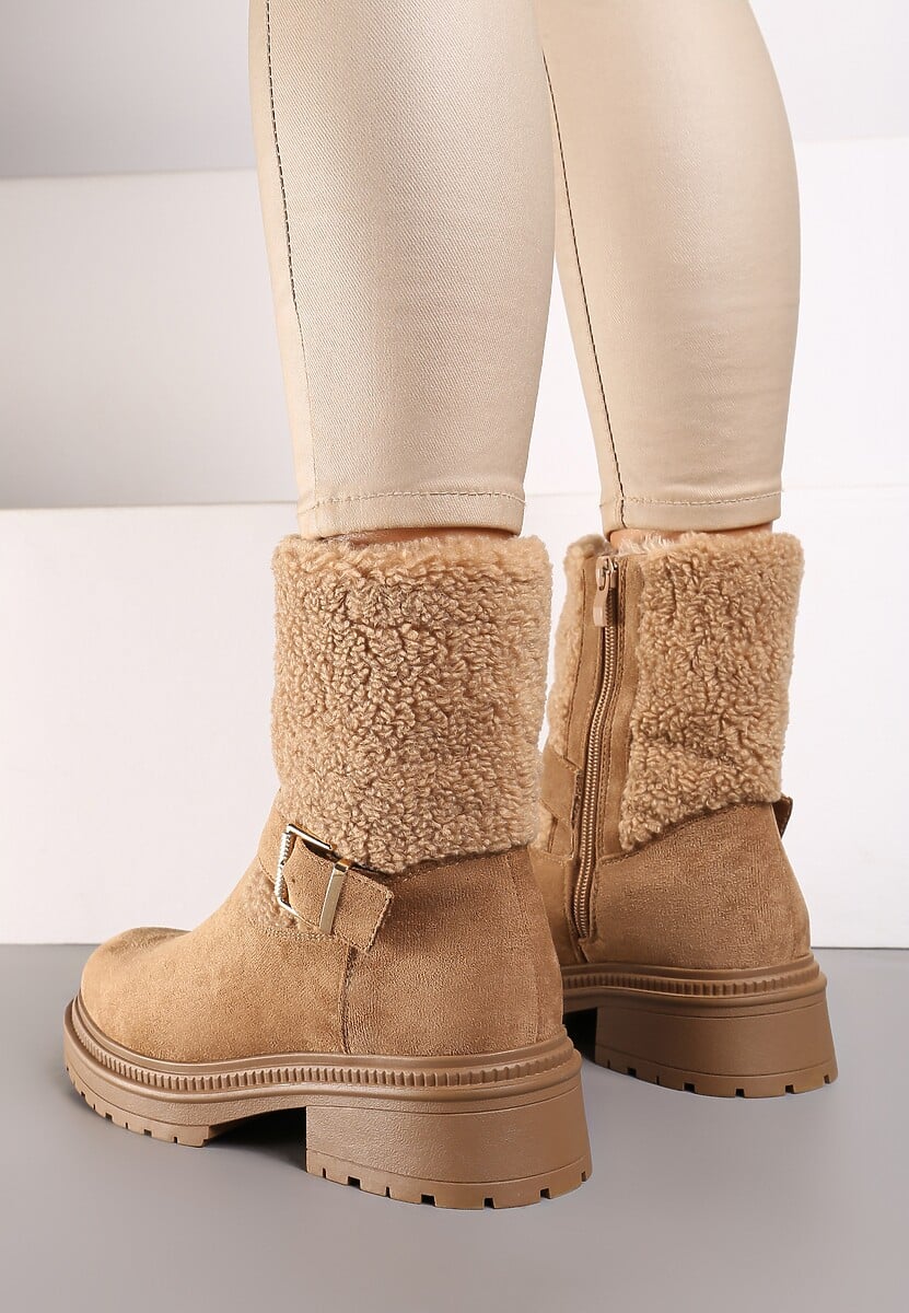 Brązowe Botki Bikery na Płaskiej Podeszwie Ozdobione Klamrą i Paskiem Nelabia