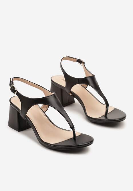 Czarne Sandały na Słupku w Stylu Japonek Cleoselle