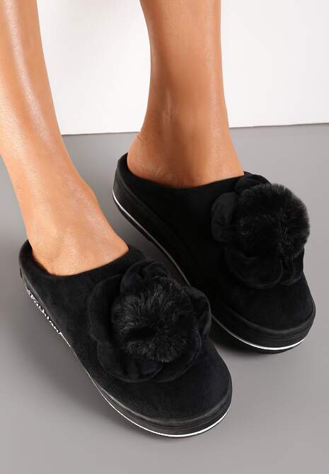 Czarne Kapcie na Platformie z Pomponem Toro
