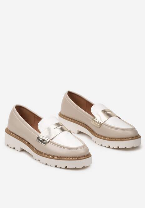 Beżowe Mokasyny na Grubej Podeszwie Ozdobione Metalicznym Paskiem Aelwine