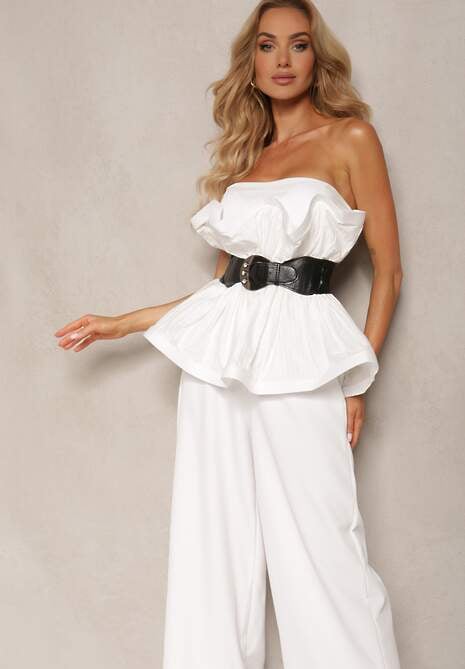 Biały Kombinezon Ozdobiony Baskinką oraz Paskiem w Talii bez Rękawów Plebia
