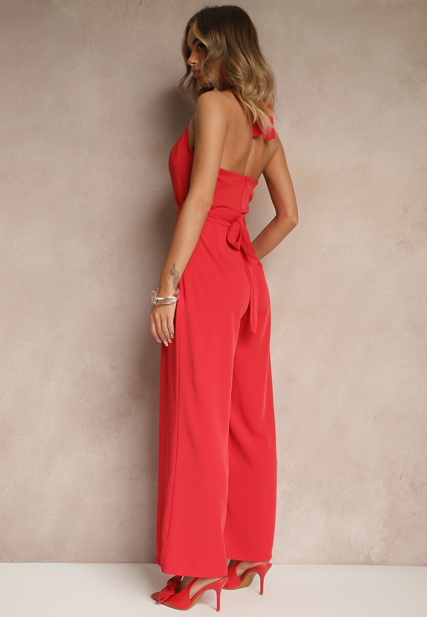 Czerwony Kombinezon o Taliowanym Kroju z Dekoltem Halter i Wiązanym Paskiem Malisena