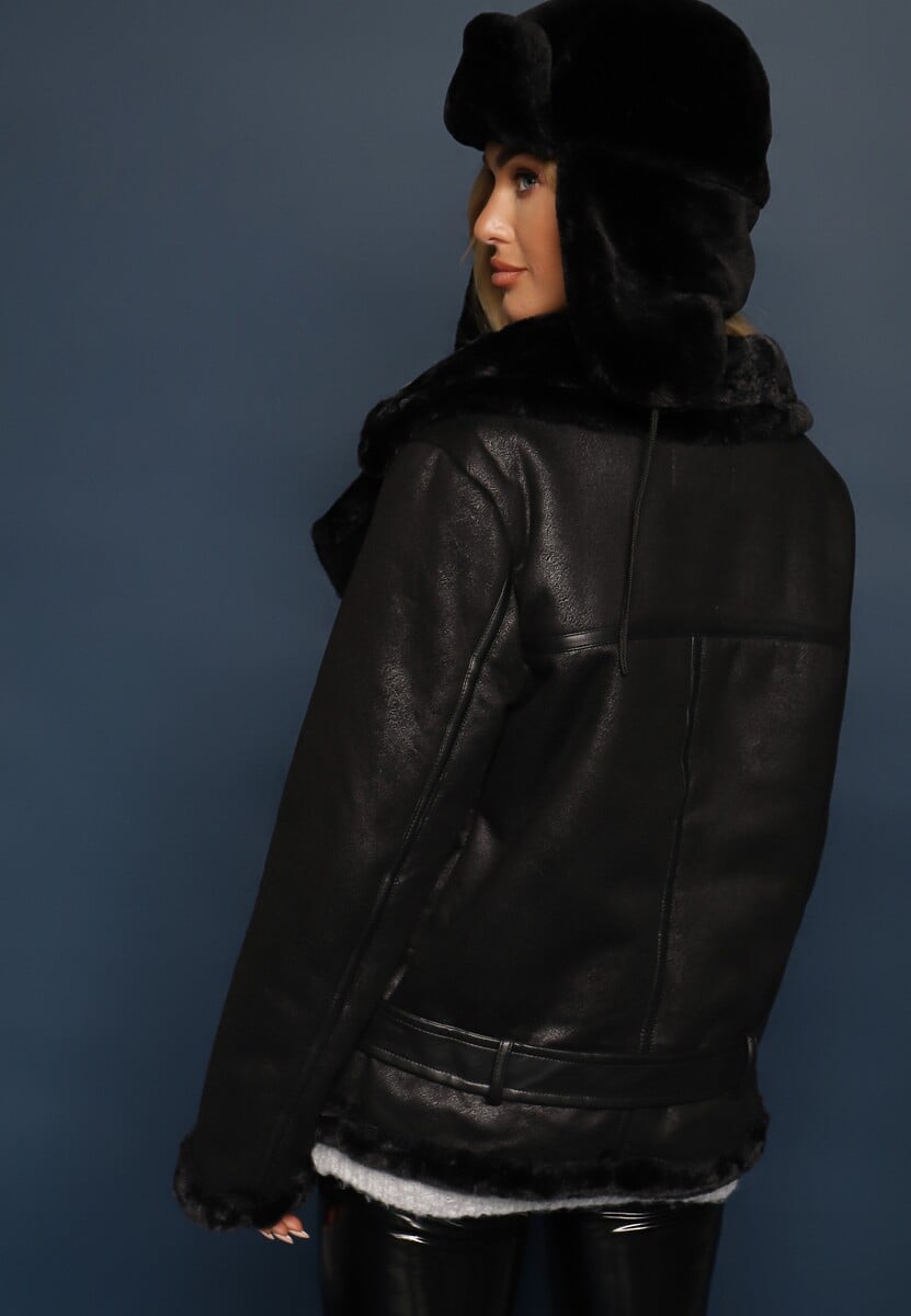 Czarna Kurtka Biker z Ozdobnym Futerkiem i Paskiem z Klamrą Emaro