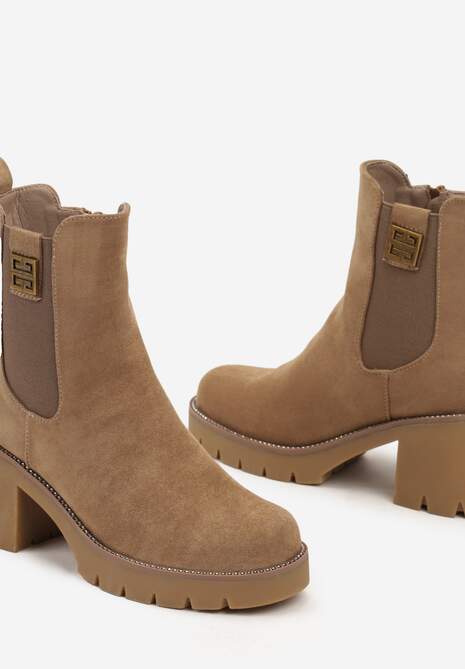 Ciemnobeżowe Botki w Stylu Sztybletów Ozdobione Geometryczną Aplikacją i Gumką Valzina