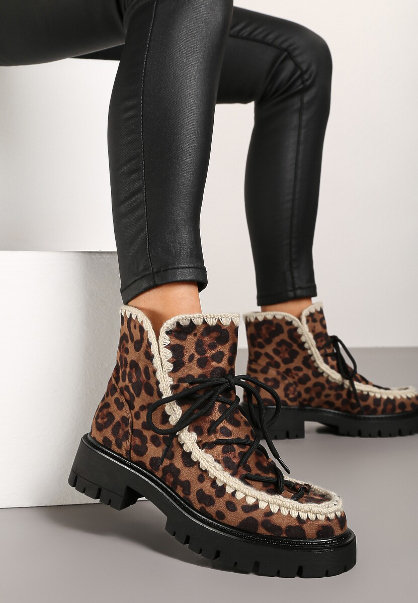 Ciemnobeżowe Botki z Ekozamszu z Dodatkowym Kompletem Sznurówek Zdobione Haftem Noledi