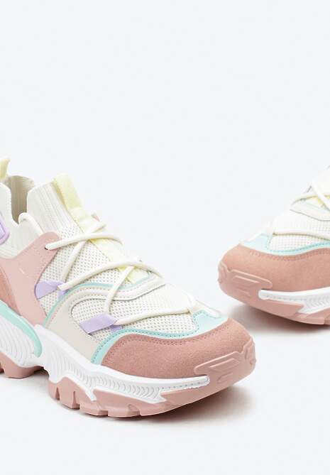 Różowe Sneakersy w Skarpetkowym Stylu z Elastycznym Wiązaniem i Tłoczoną Podeszwą Ielene