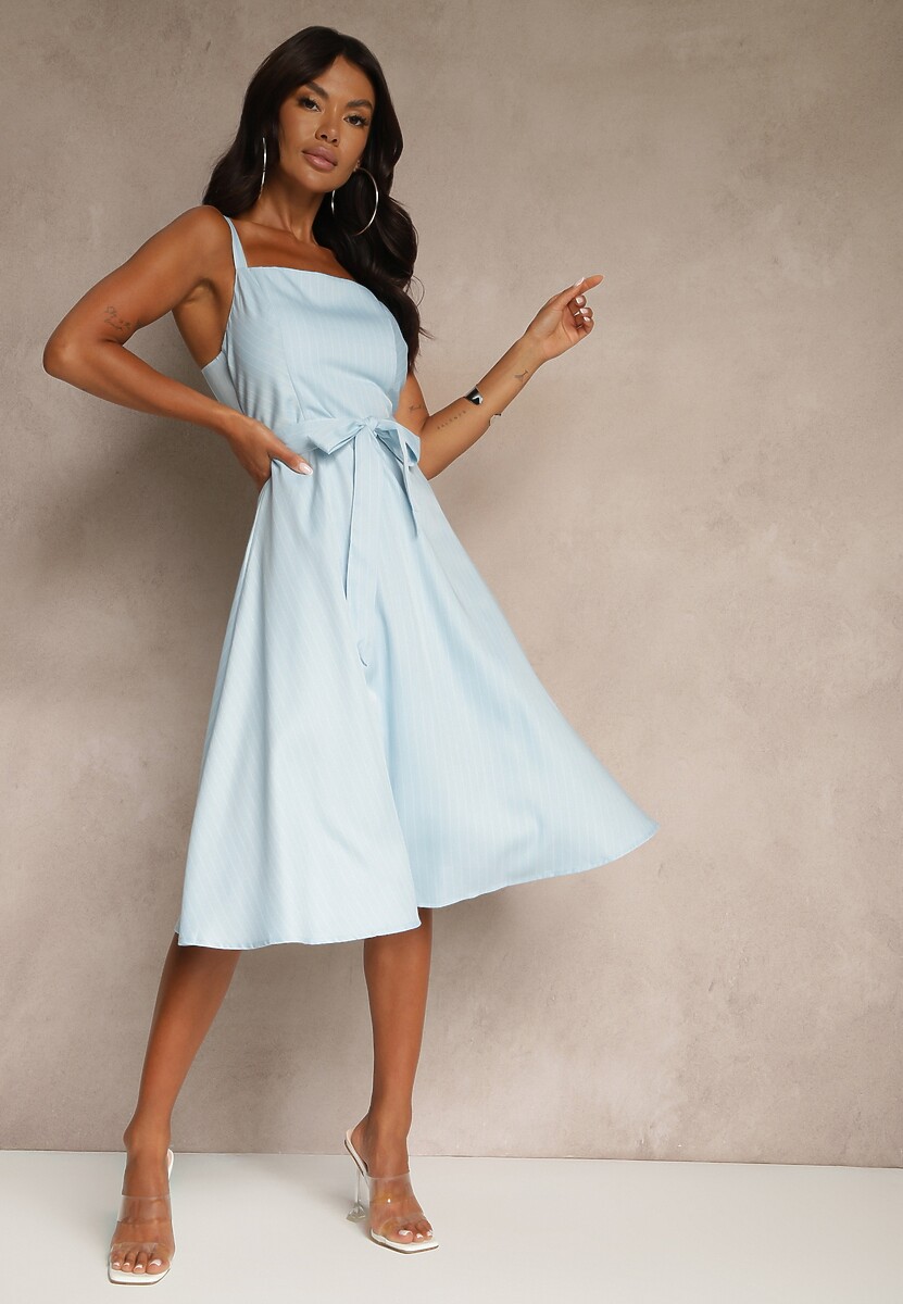 Biała Rozkloszowana Sukienka z Wiskozą w Paski Dolavessa