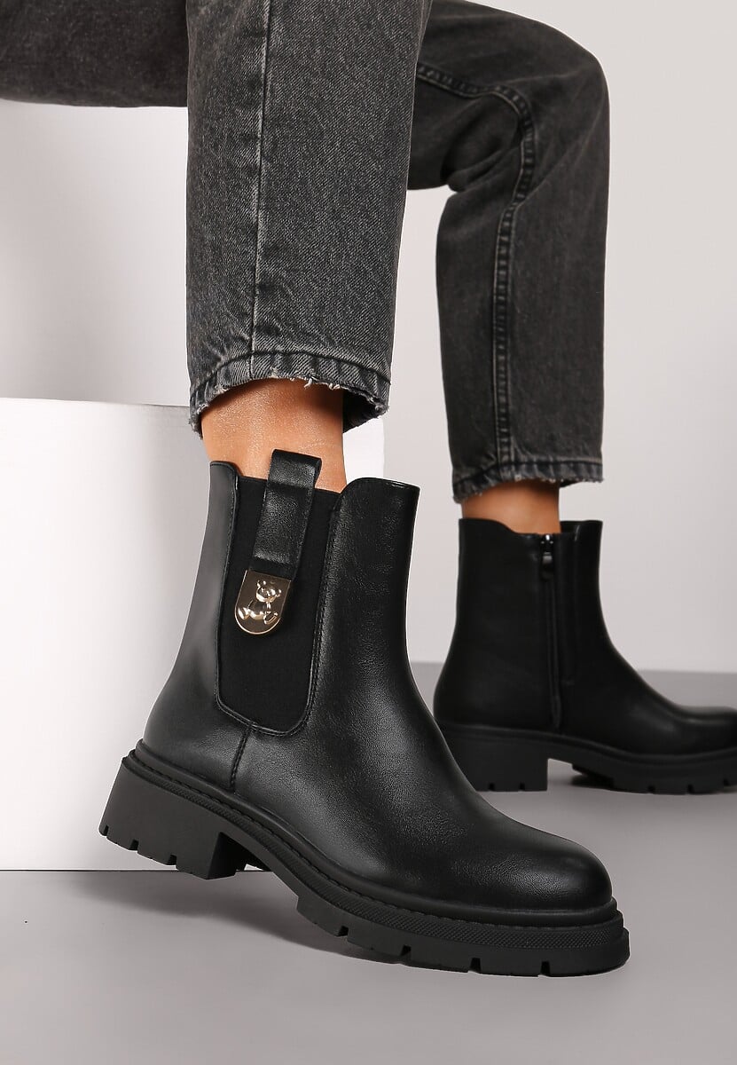 Czarne Botki o Fasonie Sztybletów z Ozdobną Aplikacją na Cholewce Saithra