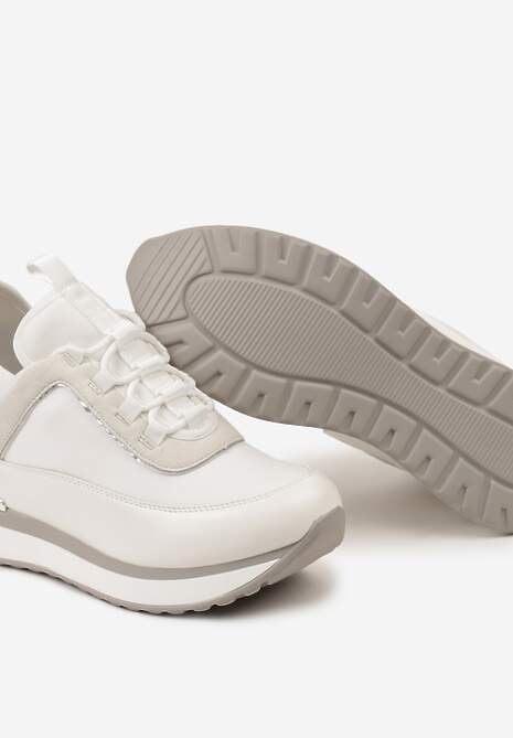 Białe Sneakersy z Metaliczną Wstawką i Ozdobnym Napisem na Ukrytym Koturnie Alivewna