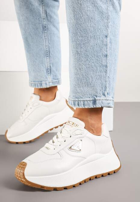 Białe Sneakersy Vices na Platformie Ozdobione Metaliczną Aplikacją Nelviera