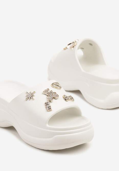 Białe Klapki na Grubej Podeszwie z Cyrkoniami Islia