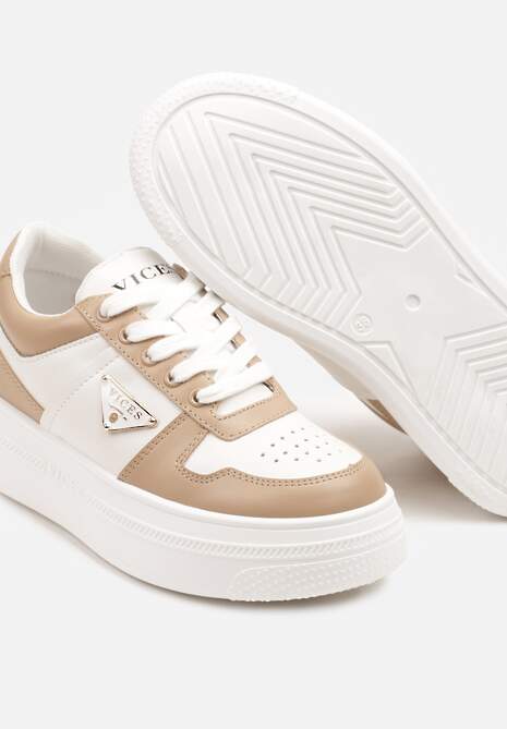 Beżowo-Białe Sneakersy Vices na Platformie z Perforacją i Geometryczną Aplikacją Vilvesia