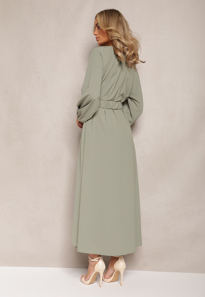 Ciemnozielona Sukienka Maxi o Swobodnym Kroju z Guzikami i Paskiem z Metaliczną Klamrą Ferian