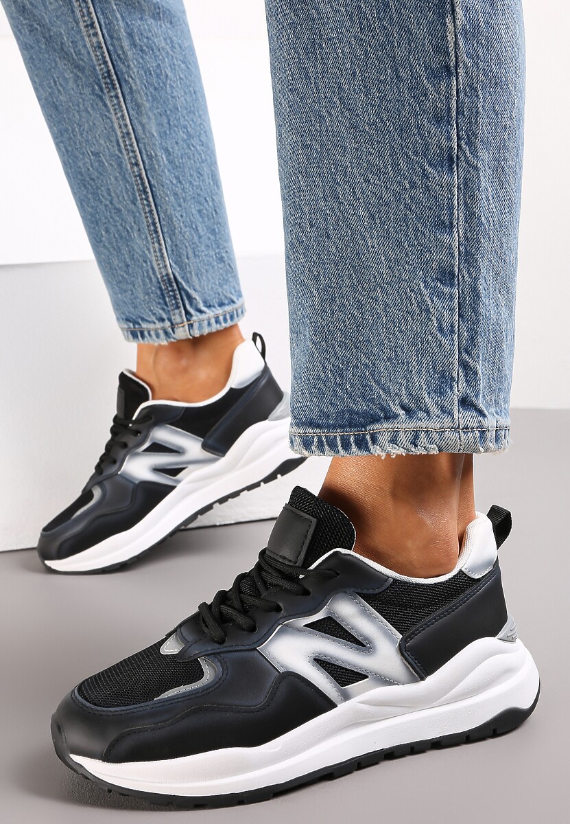 Czarne Sneakersy Przed Kostkę Zdobione Przeszyciami Flallesi