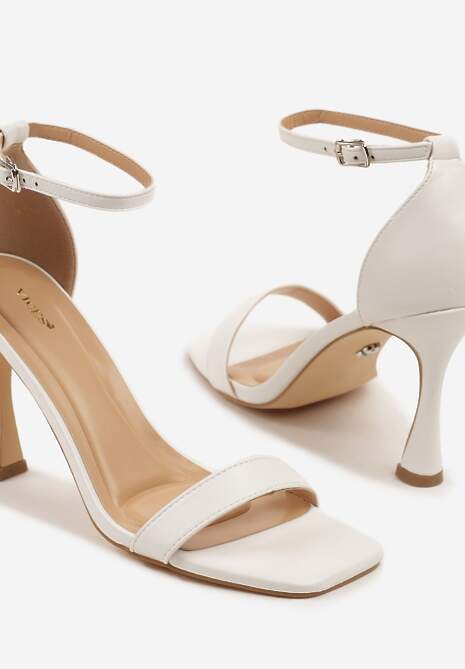 Białe Sandały na Szpilce Vices z Kwadratowym Noskiem Linasena