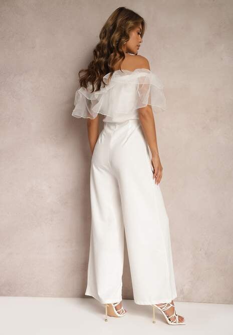 Biały Koktajlowy Kombinezon z Falbanką przy Dekolcie bez Rękawów Tessita