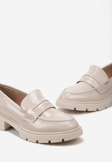 Beżowe Lakierowane Mokasyny Klasyczne na Grubej Podeszwie Danvia