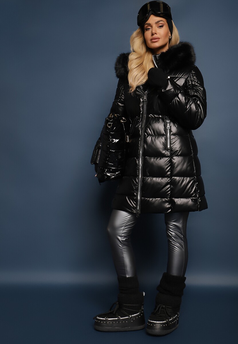 Czarna Kurtka Pikowana z Futrzanym Kapturem Cohine