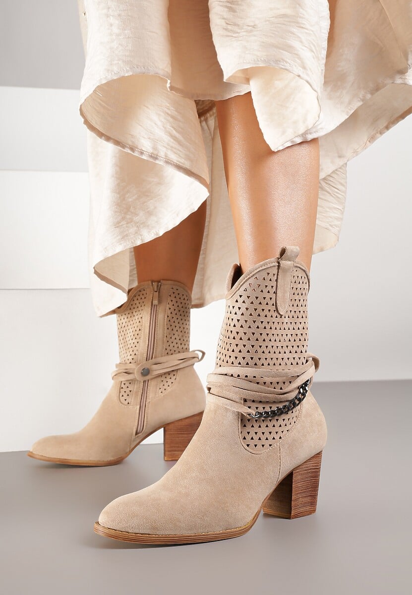 Jasnobeżowe Botki Vices na Słupku w Stylu Kowbojek z Ażurową Cholewką i Paskami Tulifedi