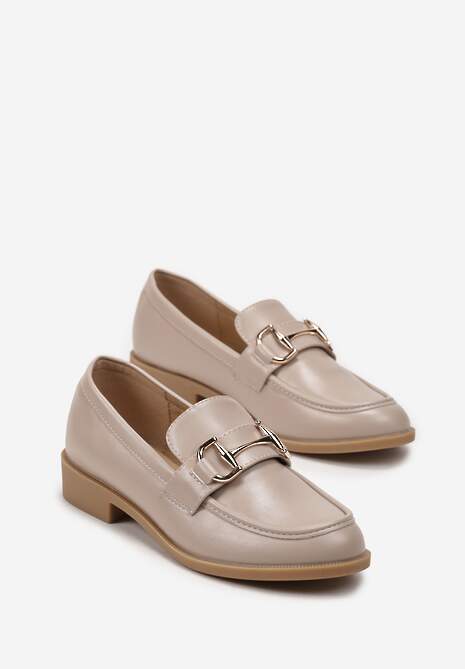 Beżowe Wsuwane Mokasyny Ozdobione Paskiem z Metalową Klamrą Tirnala