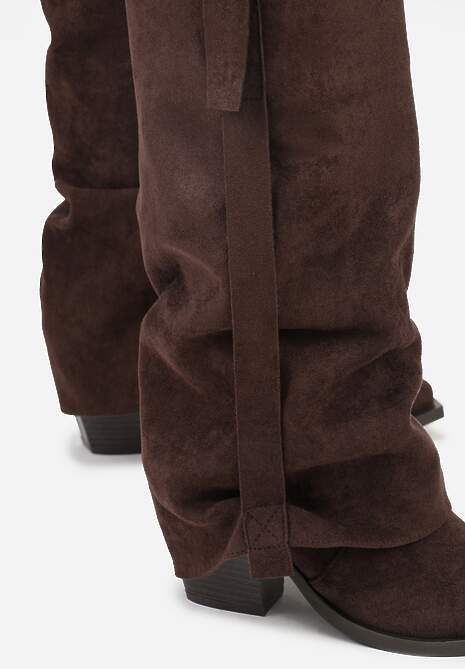 Ciemnobrązowe Kozaki na Stożku Typu Kowbojki Ozdobione Klamrą i Wywiniętą Cholewką Nalirella