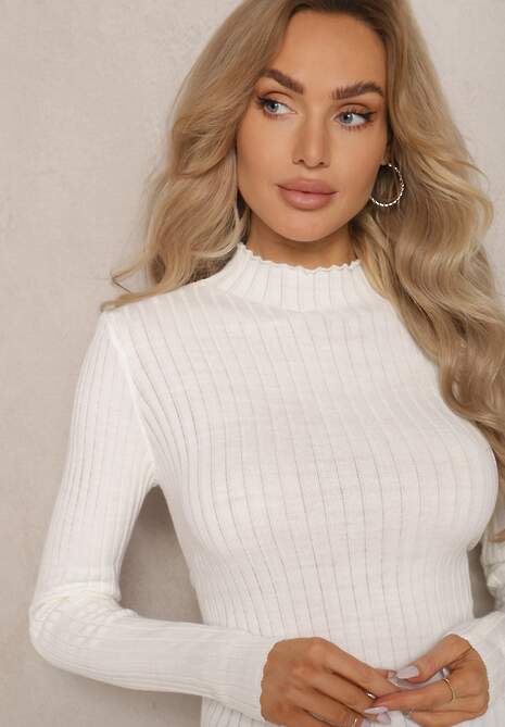 Jasnobeżowy Prążkowany Sweter z Półgolfem Kikisha