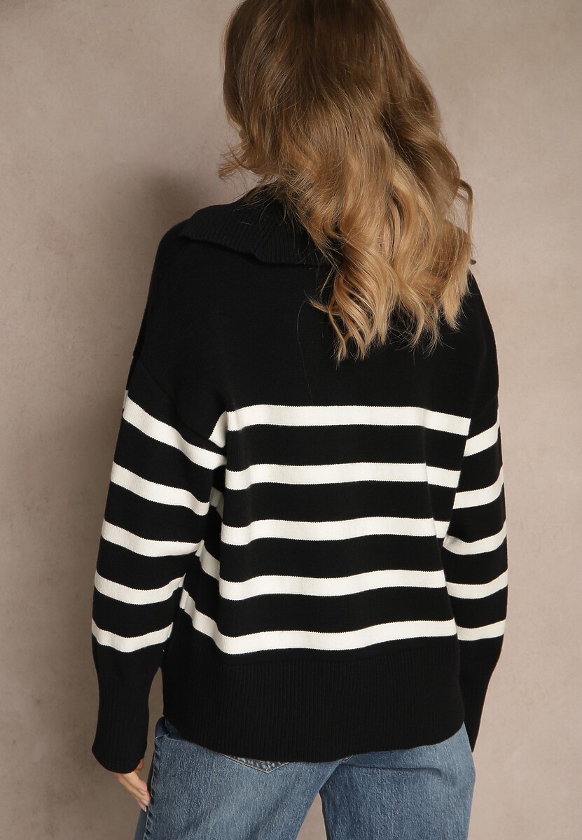 Czarno-Biały Sweter w Paski z Dekoltem w Serek z Kołnierzykiem Ralinavia