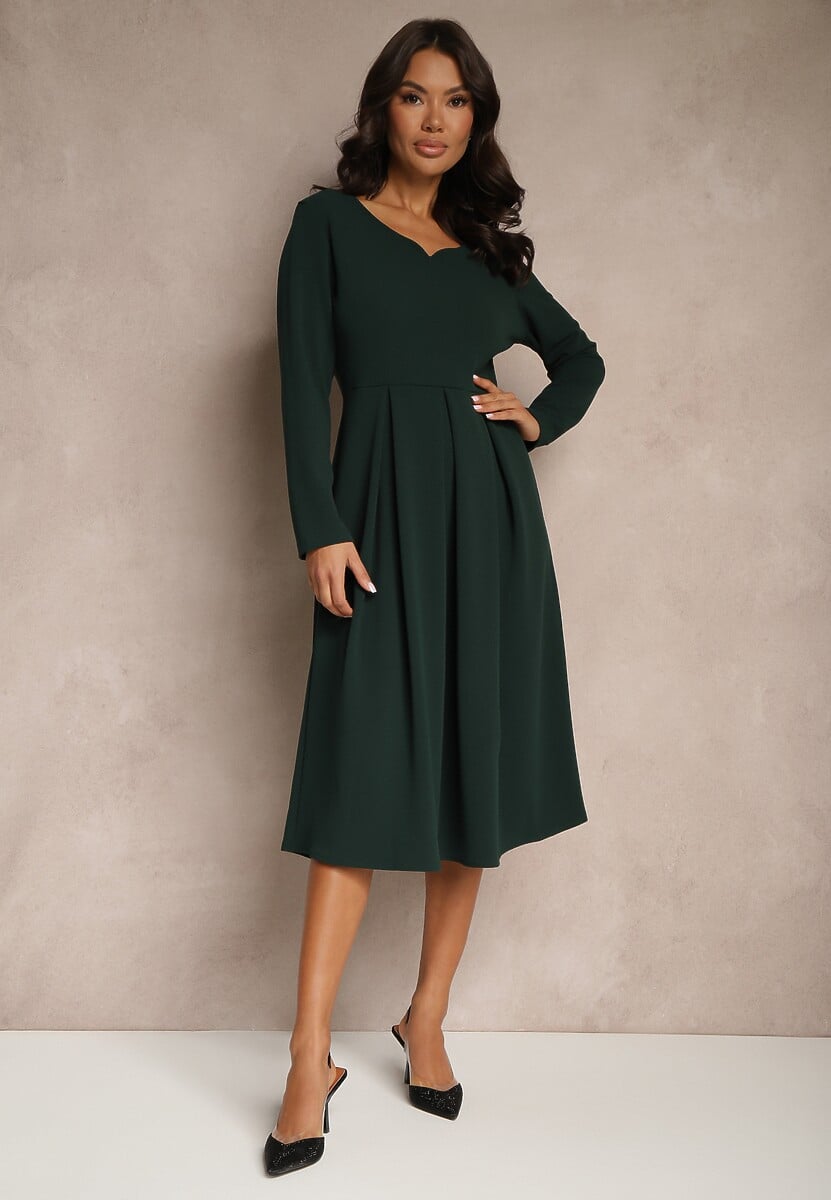 Granatowa Sukienka o Rozkloszowanym Kroju z Trójkątnym Dekoltem Temivara