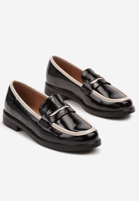 Czarne Mokasyny z Lakierowanym Połyskiem Skórzaną Wkładką i Lamówką Nusavina