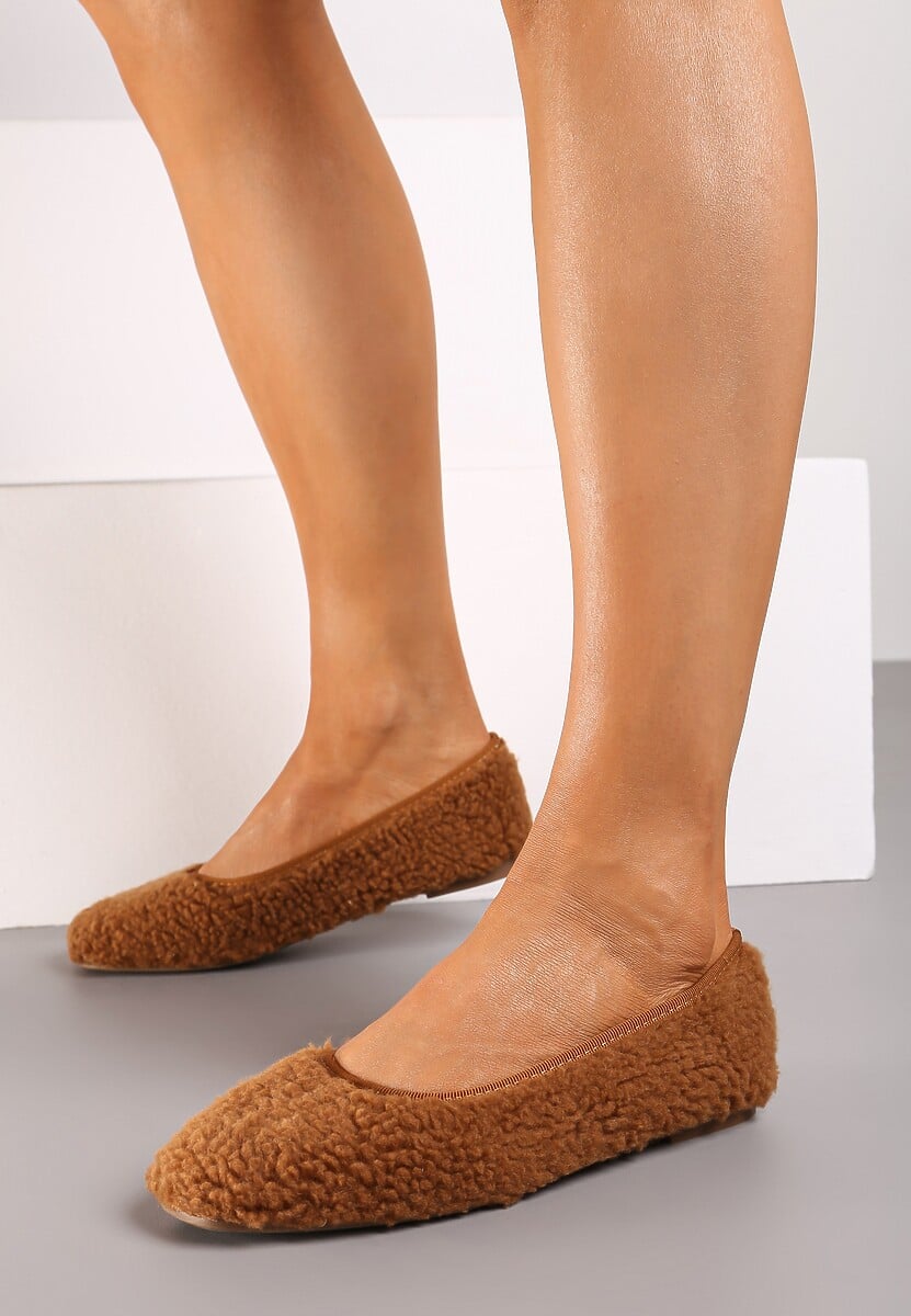 Beżowe Balerinki na Płaskiej Podeszwie z Futerkiem w Stylu Barankowym Zdobieniem Armegia