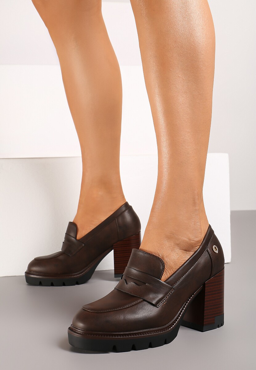 Brązowe Półbuty na Platformie z Tłoczeniem i Słupku z Metaliczną Aplikacją Ravalisse
