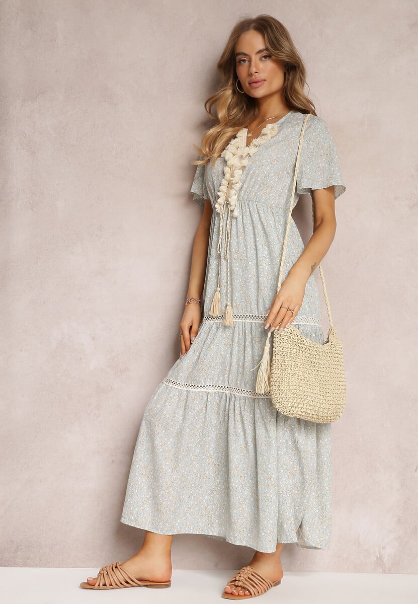 Jasnoniebieska Sukienka Boho z Chwostami i Ażurowymi Zdobieniami Poniti