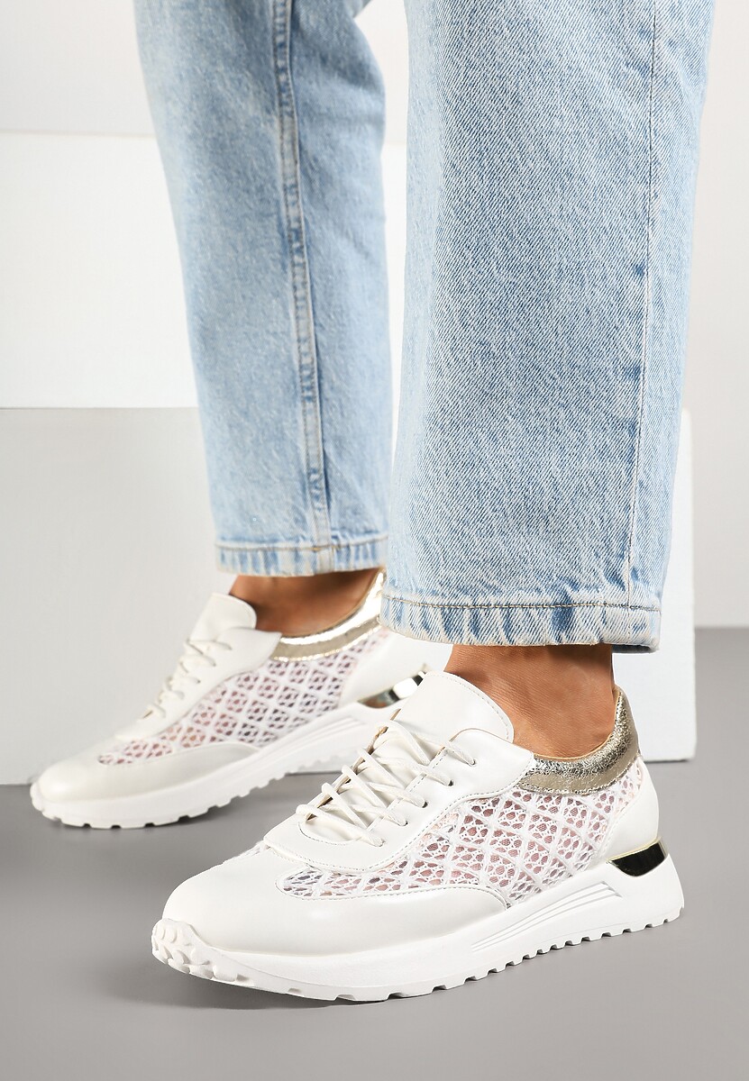 Białe Sneakersy z Ażurowym Zdobieniem i Metalicznymi Wstawkami Sesovienna