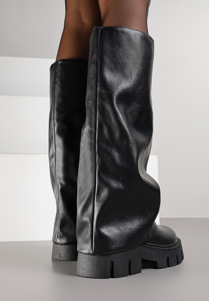 Czarne Kozaki z Wywiniętą Cholewką na Podeszwie ze Żłobieniami Eseana