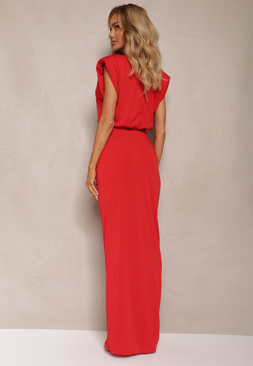 Czerwona Dopasowana Sukienka Maxi z Rozcięciem i Poduszkami w Ramionach Racbba