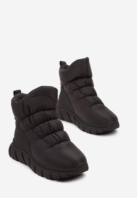 Czarne Śniegowce na Platformie z Tłoczeniem i Pikowaną Cholewką Resisia