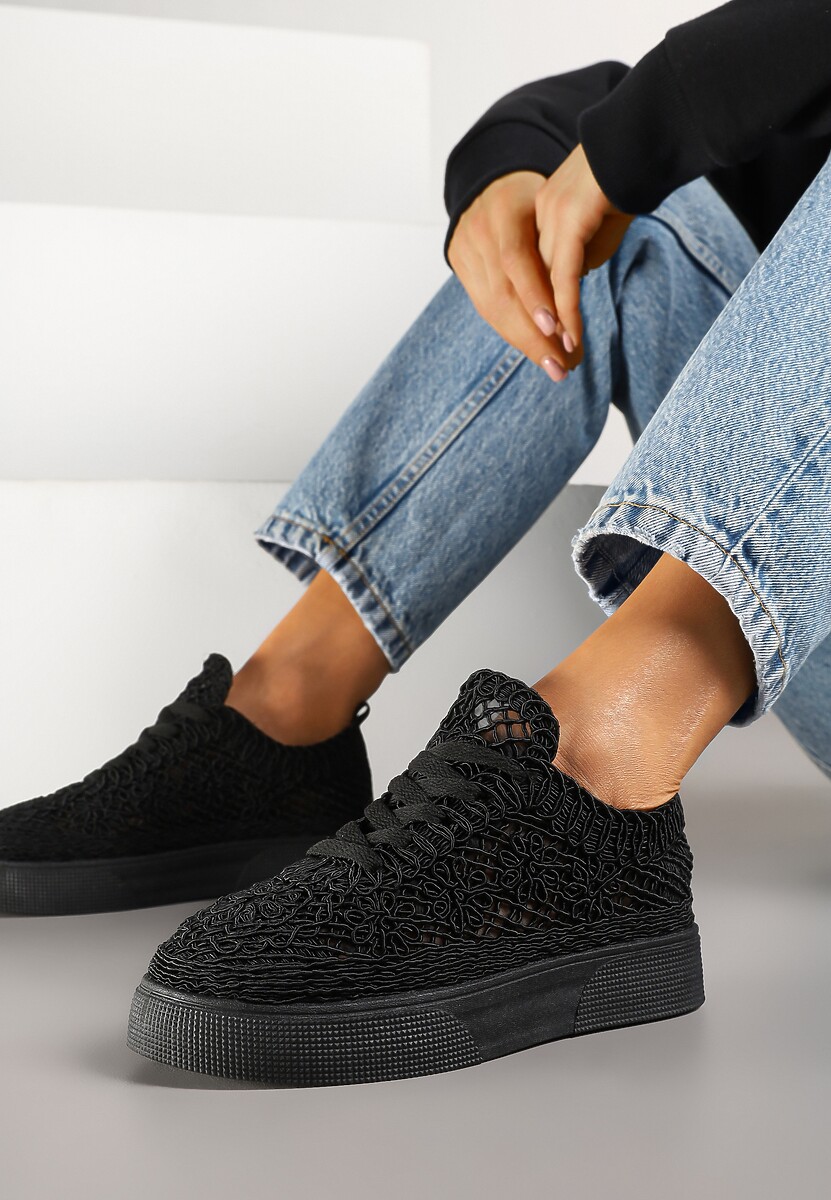 Czarne Sneakersy z Ażurowej Koronki na Grubej Podeszwie Nanessia