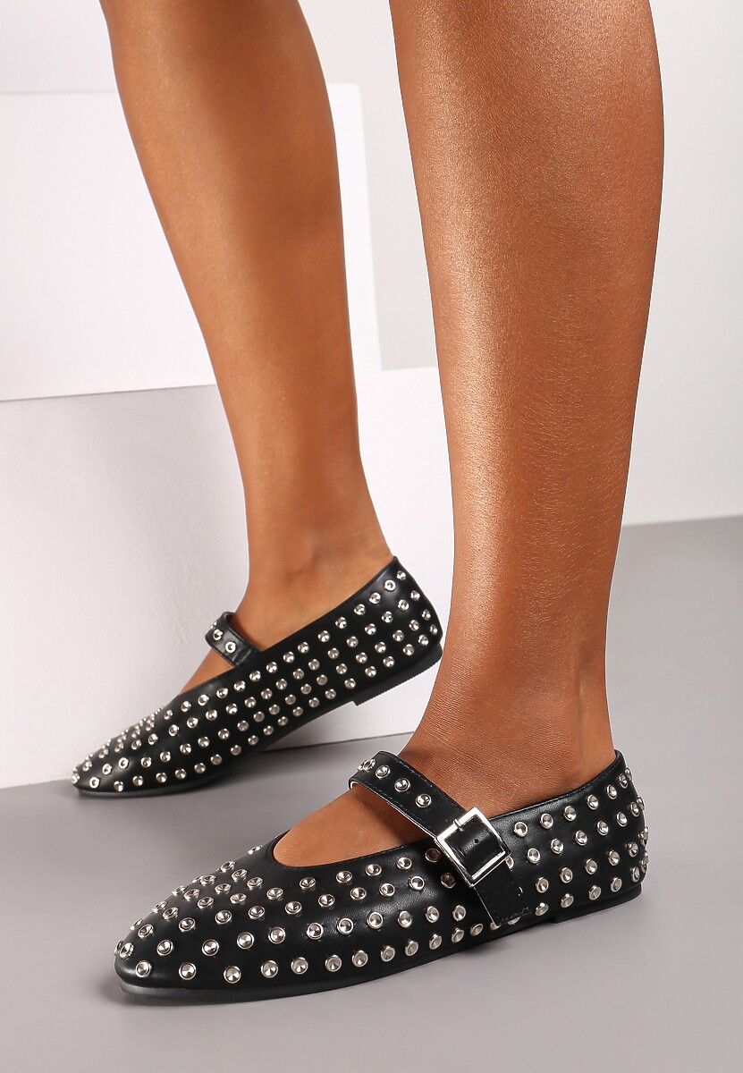 Czarne Balerinki z Ćwiekami Allover i Zapięciem na Sprzączkę Irilane
