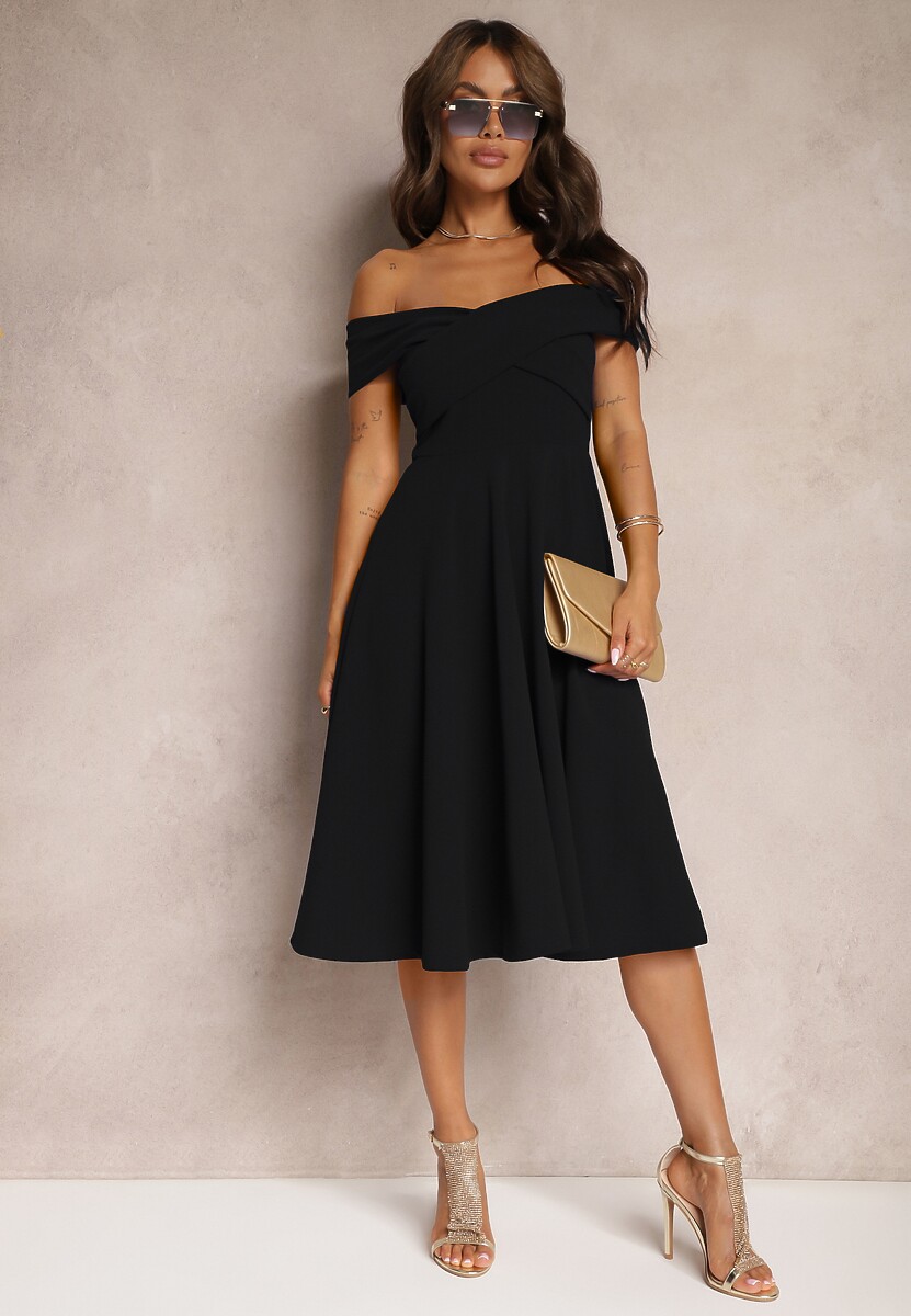 Czarna Sukienka z Hiszpańskim Dekoltem o Rozkloszowanym Kroju Pelorea