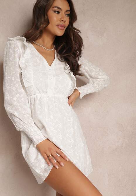 Biała Sukienka z Haftowanego Materiału z Gumką w Pasie Tecusa