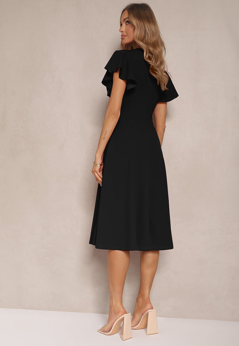 Czarna Kopertowa Sukienka z Rozkloszowanym Dołem i Ozdobnym Wiązaniem Dannola