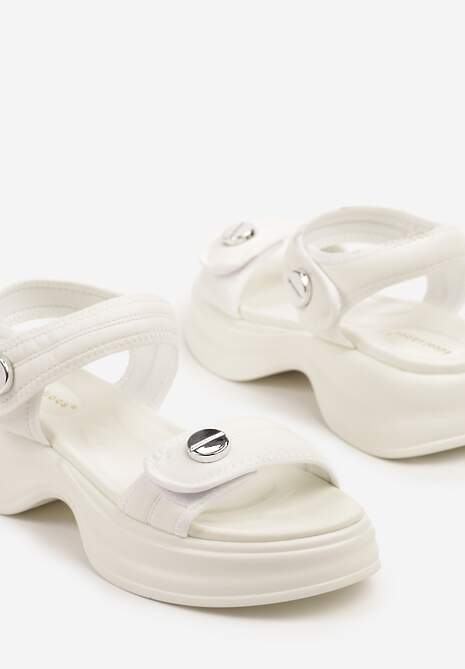 Białe Sportowe Sandały z Metalicznym Zdobieniem Zapinane na Rzep Maita