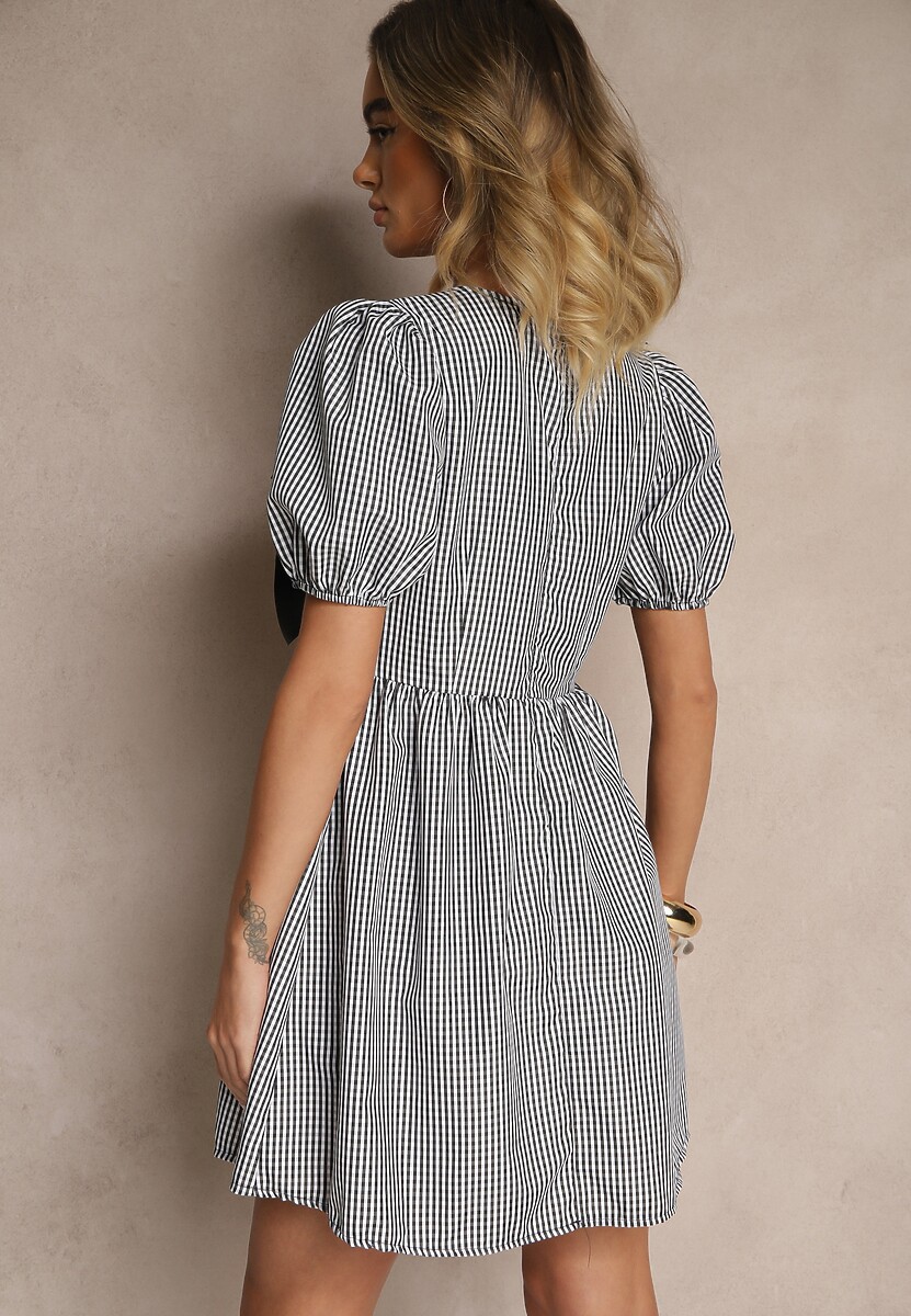 Czarna Retro Sukienka w Kratkę Vichy o Rozkloszowanym Kroju z Wiązaniem Temarea