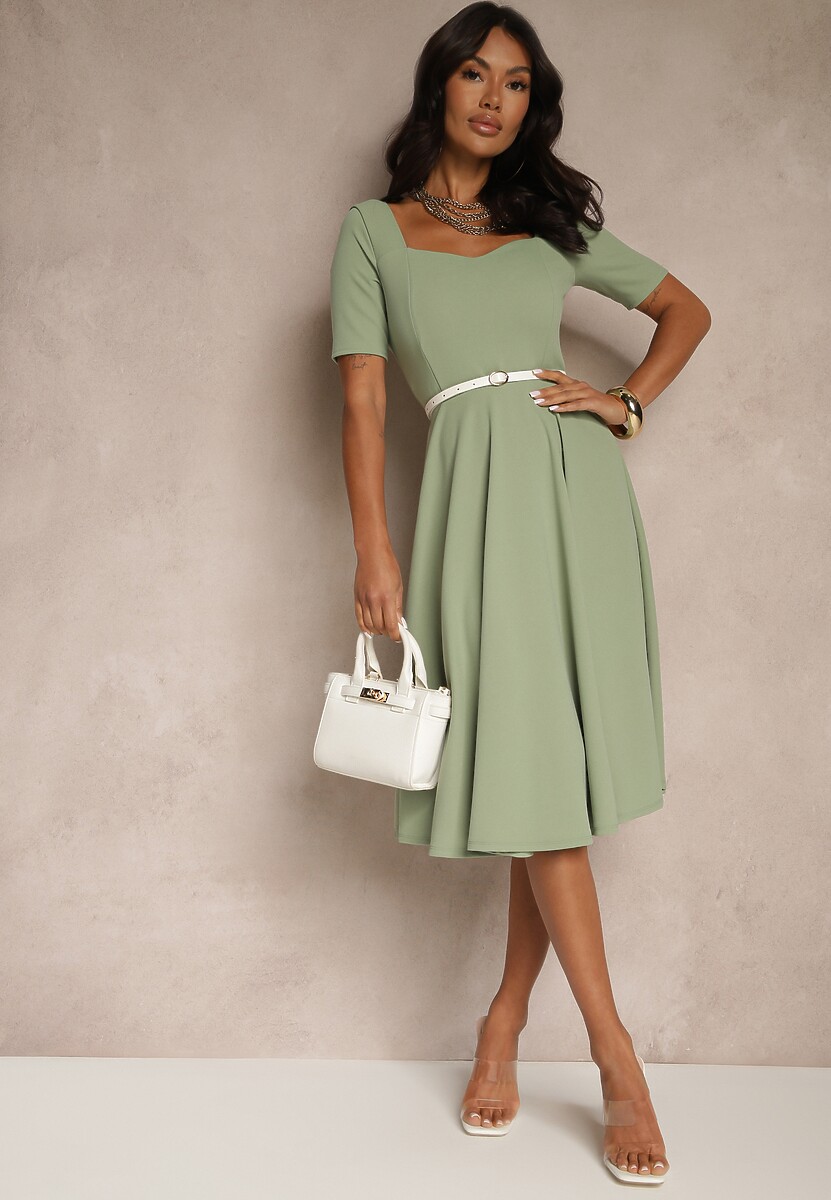 Jasnozielona Rozkloszowana Sukienka z Dekoltem w Serce Neriliane